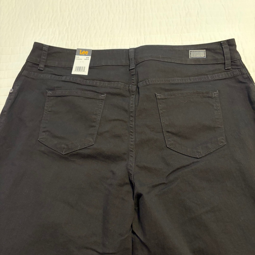 Lee Jeans Instantly Slims Black Relaxed Fit Straight Leg Jean Womens 20W NWT - Picture 5 of 8